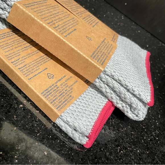 NORWEX Diamond Textured Kitchen Towel & Cloth Set Graphite with Pomegranate Trim - Picture 2 of 16